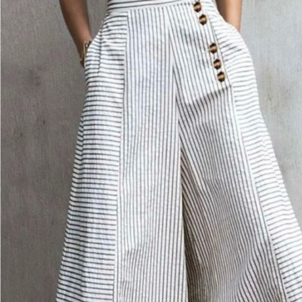 Emery Rose Wide Leg Button-Front Capri Pant NWOT Sz-Medium - Picture 2 of 5